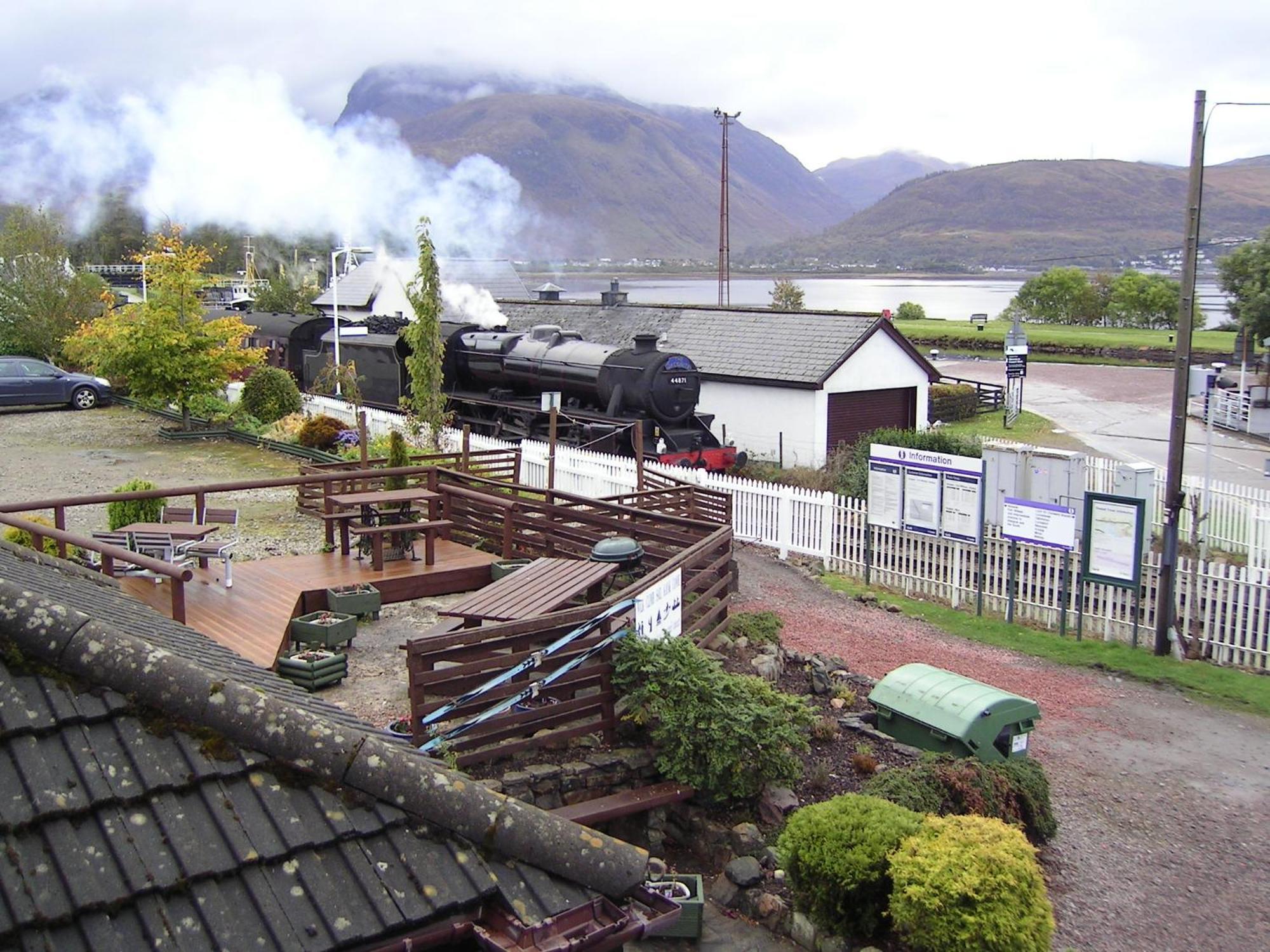 Snowgoose Apartments & Bunkhouse Fort William Bagian luar foto
